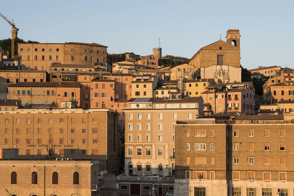 Grand Hotel Palace Ancona Exterior photo