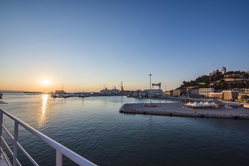 Grand Hotel Palace Ancona Exterior photo